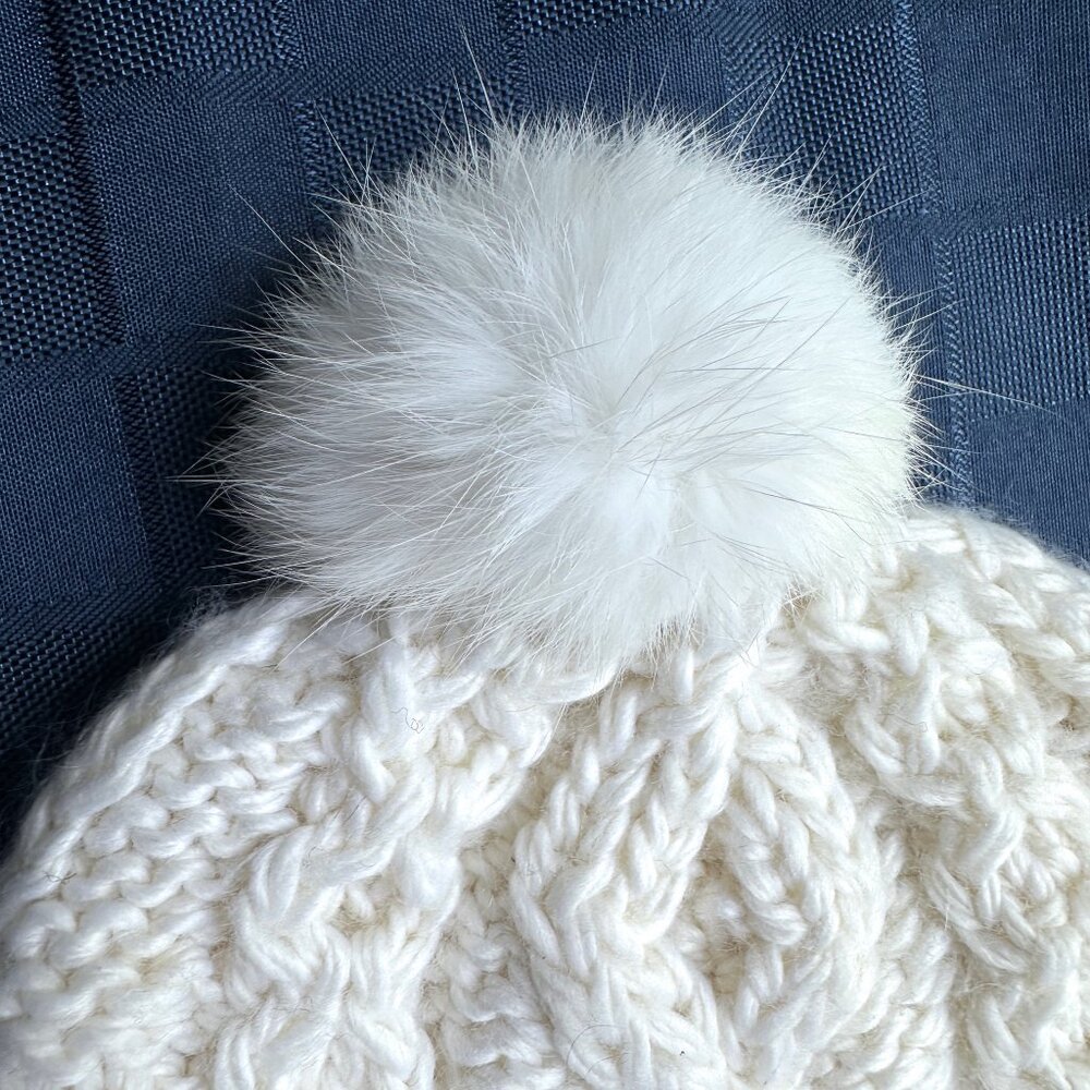 NEW - PLEAU Cable Knit Ivory Cream Logo signature Pom Hat - One size - Picture 4 of 8